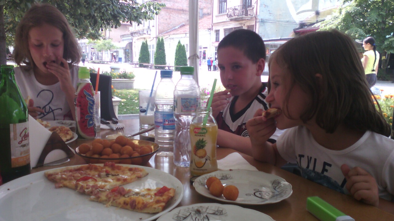 Party with MobiPizza-Chef is easy Focus on your event, MobilePizza-Chef takes care for the food.