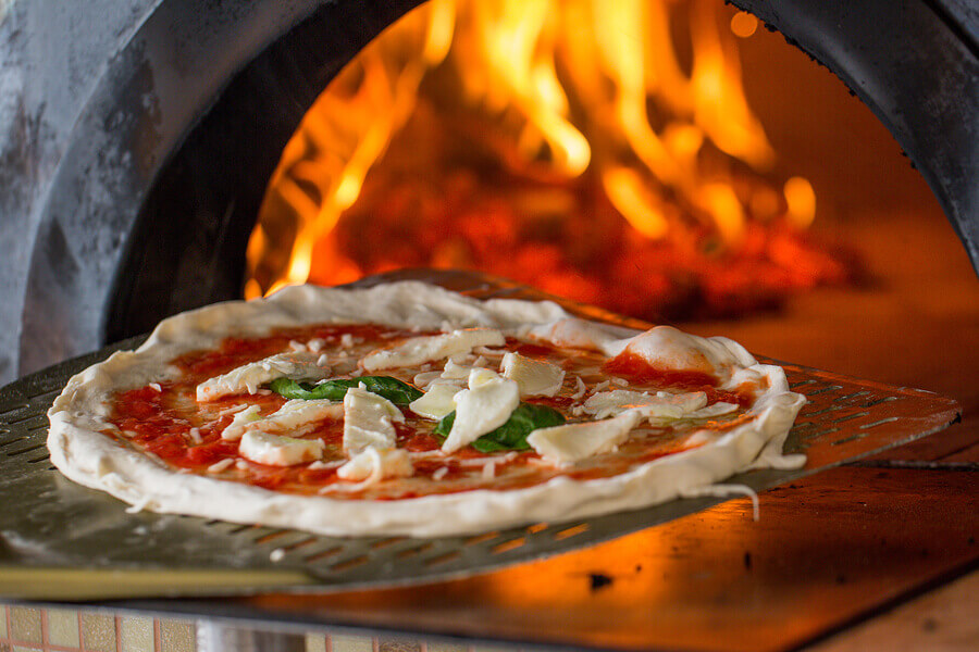 Mobile Pizza Catering for Weddings, Parties & Events Mobile pizza catering in London, Kent, East & West Sussex