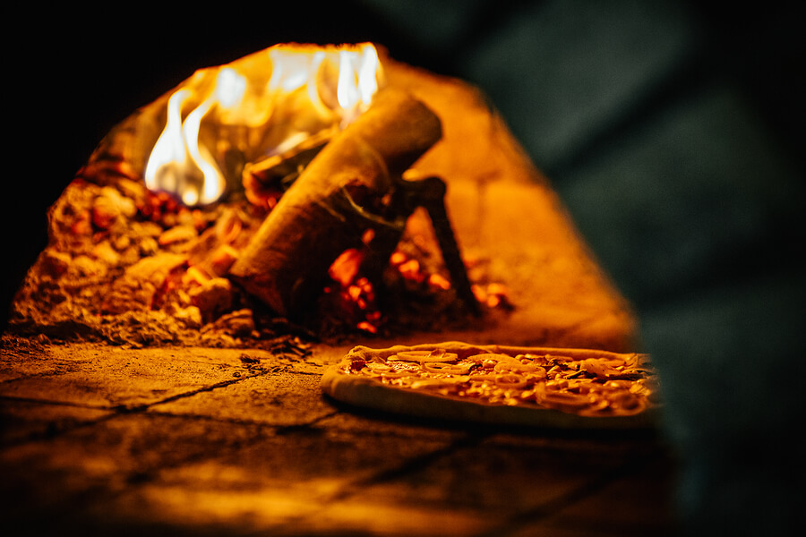 Traditional Pizza Napolitana Mobile Pizza Catering for Weddings, Parties & Events in Kent, London & East Sussex.