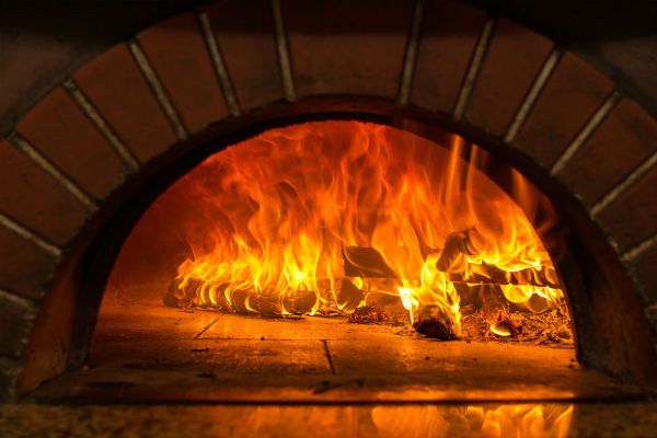 Wood-Fired Oven Pizza Oven for weddings, parties & events in London, East Sussex & Kent.
